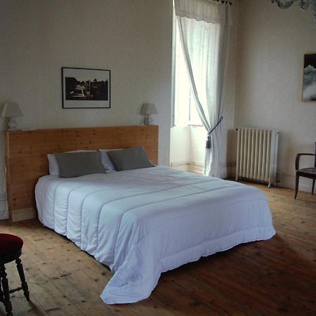 La Chambre Du Chateau De Puisseguin Exterior photo
